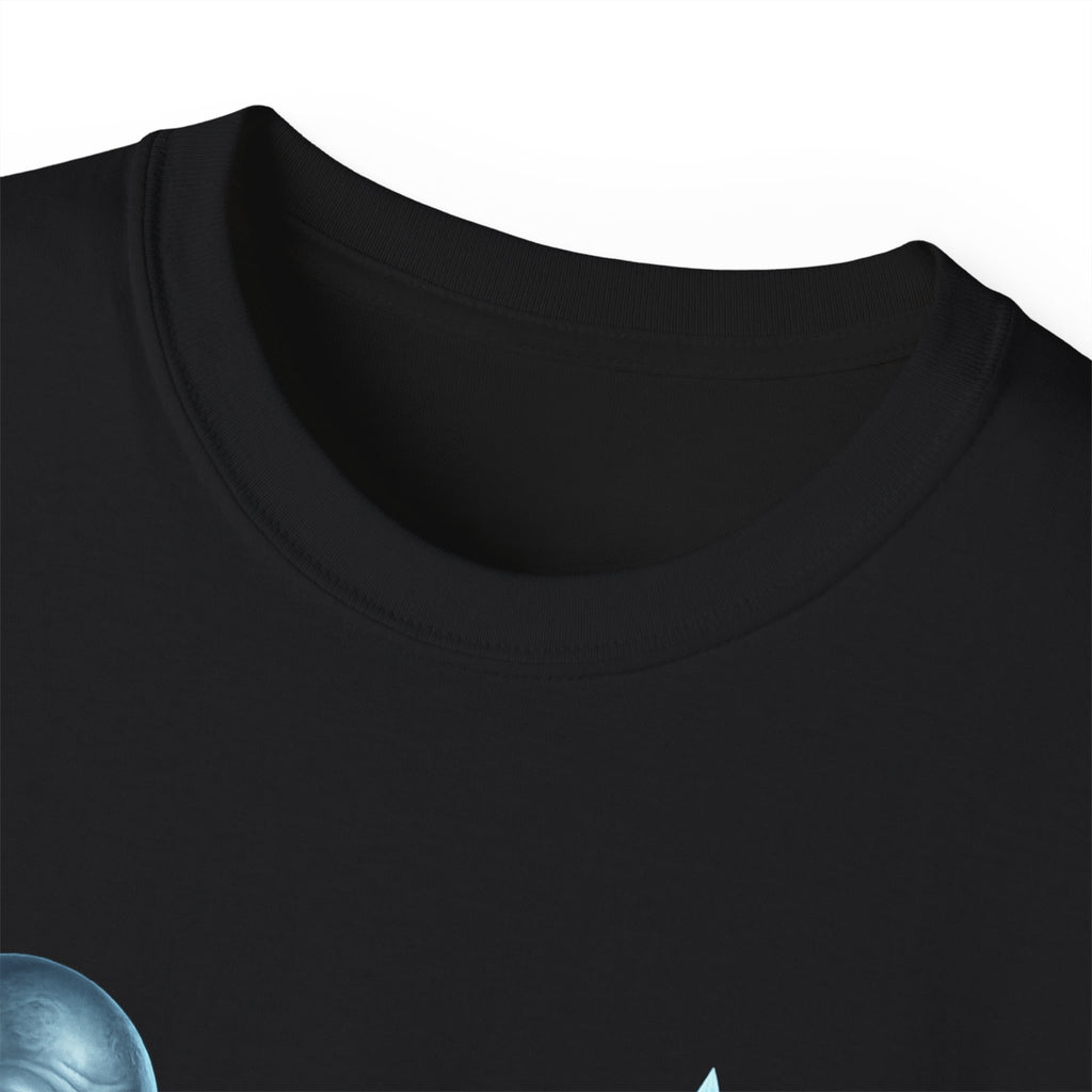 Alien & Snowflake Graphic Tee — "Aliens saw a snowflake under a microscope" Funny Sci‑Fi Shirt